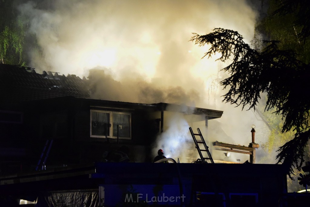 Grossfeuer Einfamilienhaus Siegburg Muehlengrabenstr P0074.JPG - Miklos Laubert